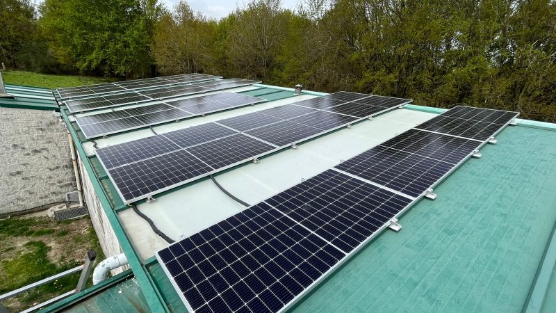 instalación de 26 paneles solares